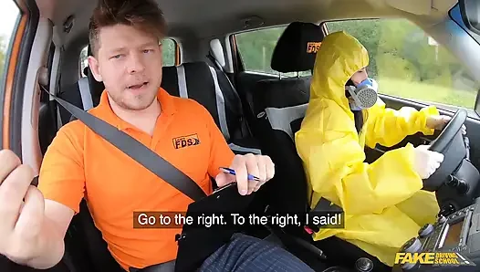 Lepaskan hazmat suit-ku dan entot aku