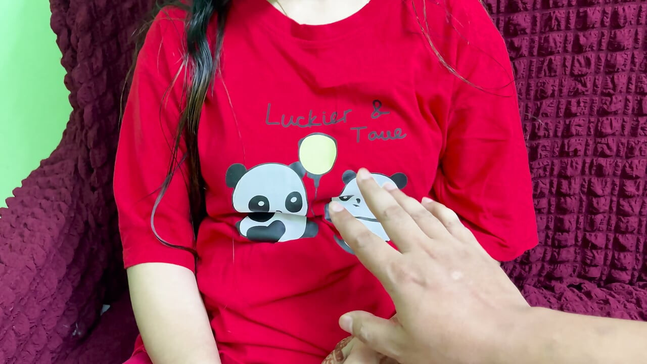 내 인도 섹시 이복 여동생이 나와 섹스하는 것을 존나게 기쁘게 해줘