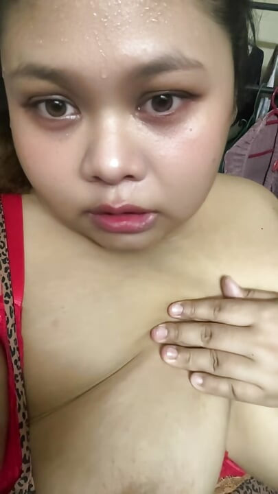 My Filipina stepsister took off her hijab and made this video for me on her phone.