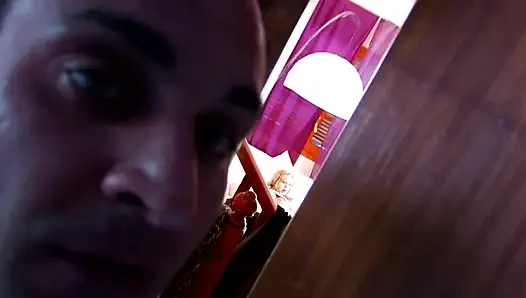 Seksi büyük memeli sarışın çifte üçlü seks götten sikişiyor