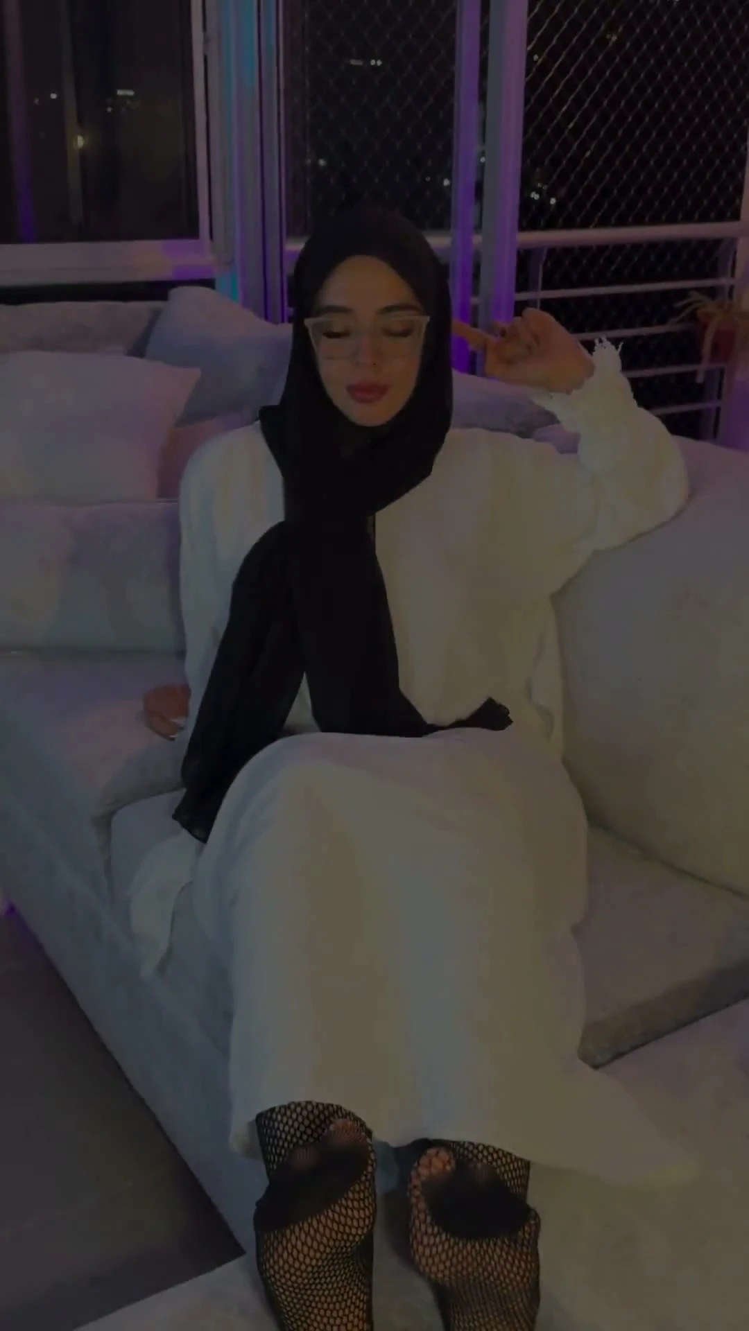 Foot Worship, Worship the Goddess Amira