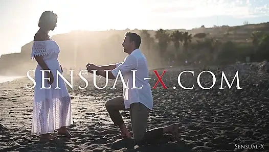 Gece yarısı arzusu - göt tıkacılı model kendini parmaklıyor