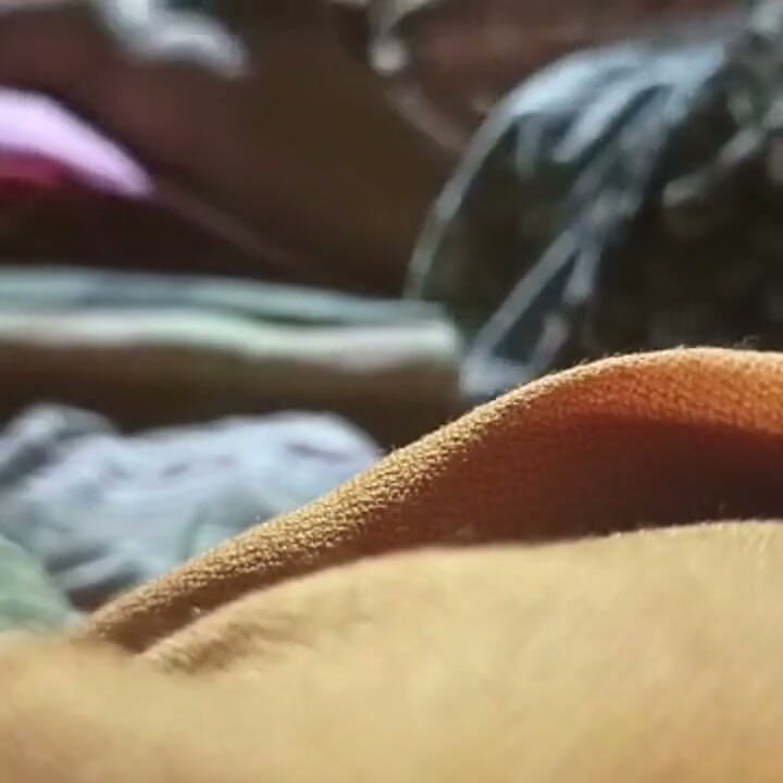 Hintli kadın derin sakso çektikten sonra sert anal sikiliyor, Hintçe seks videosu