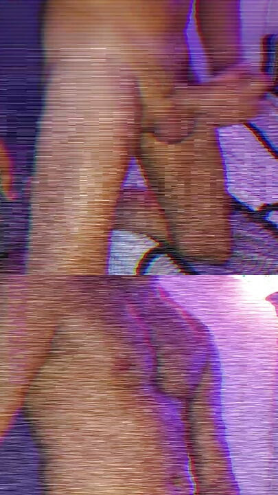 Maskovaný chlap šuká sexuální panenku