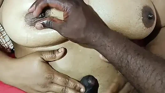 Масляный массаж больших сисек Mallu и софткорный секс