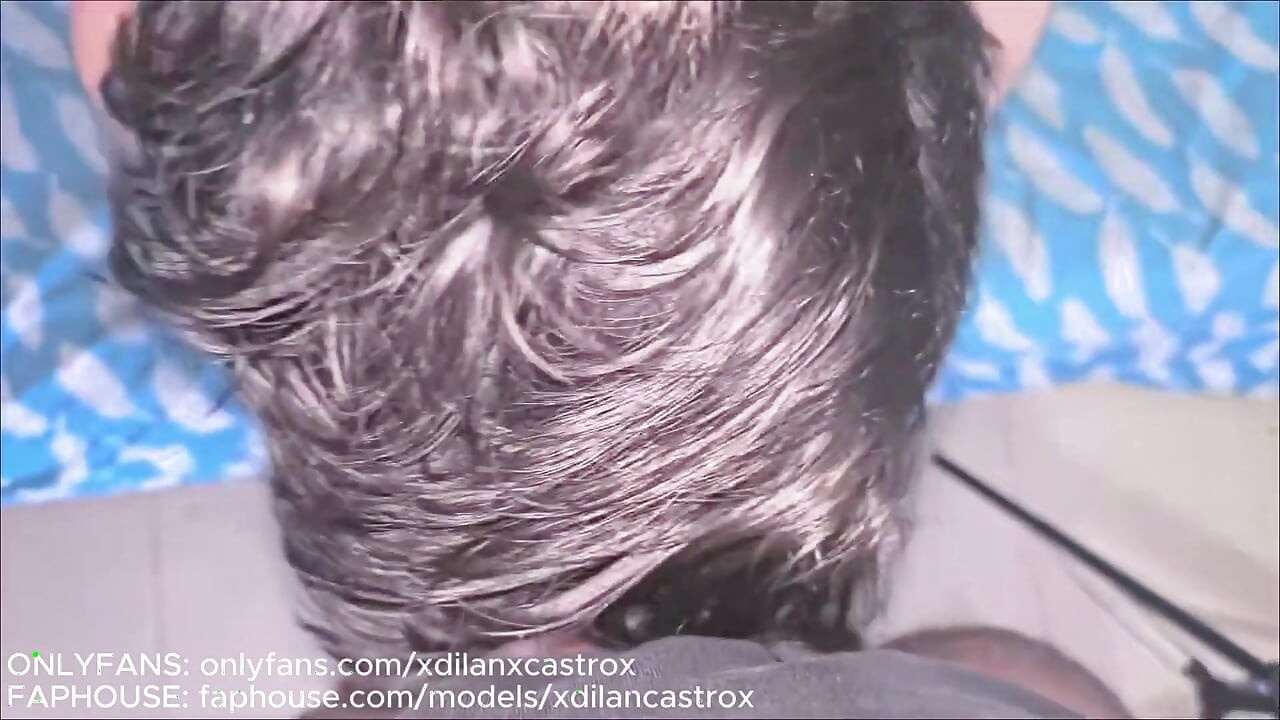 트윙크는 혼란스러운 이성애자 남성의 성기를 타고 그가 안에 사정할 때까지 계속한다