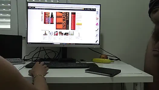 Echte stiefmutter bestellt produkte zur penisvergrößerung für ihren eigenen stiefsohn !!