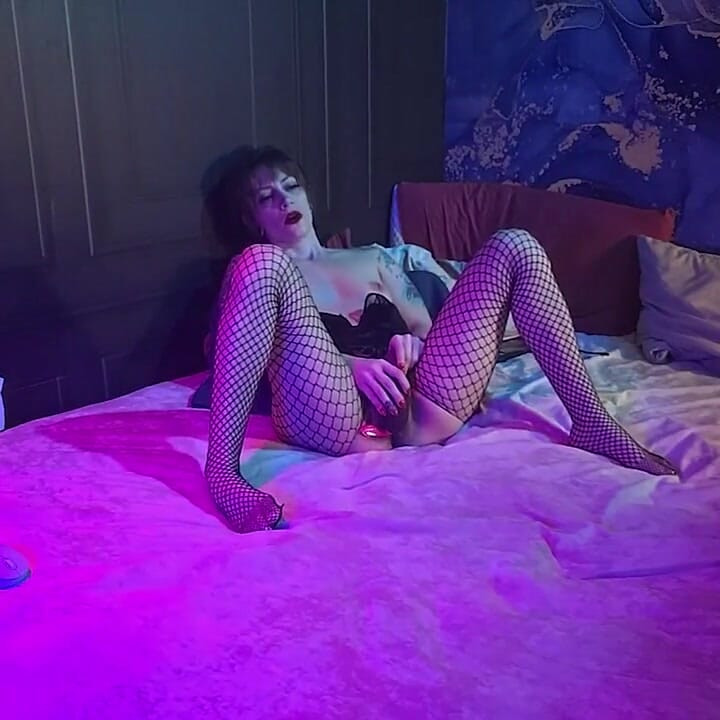 Chat Makes Me Squirt After Wild Anal