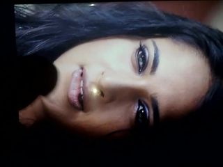 La expresión sexy de Anushka Shetty me hizo correrme en su cara