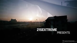 21 Sextreme