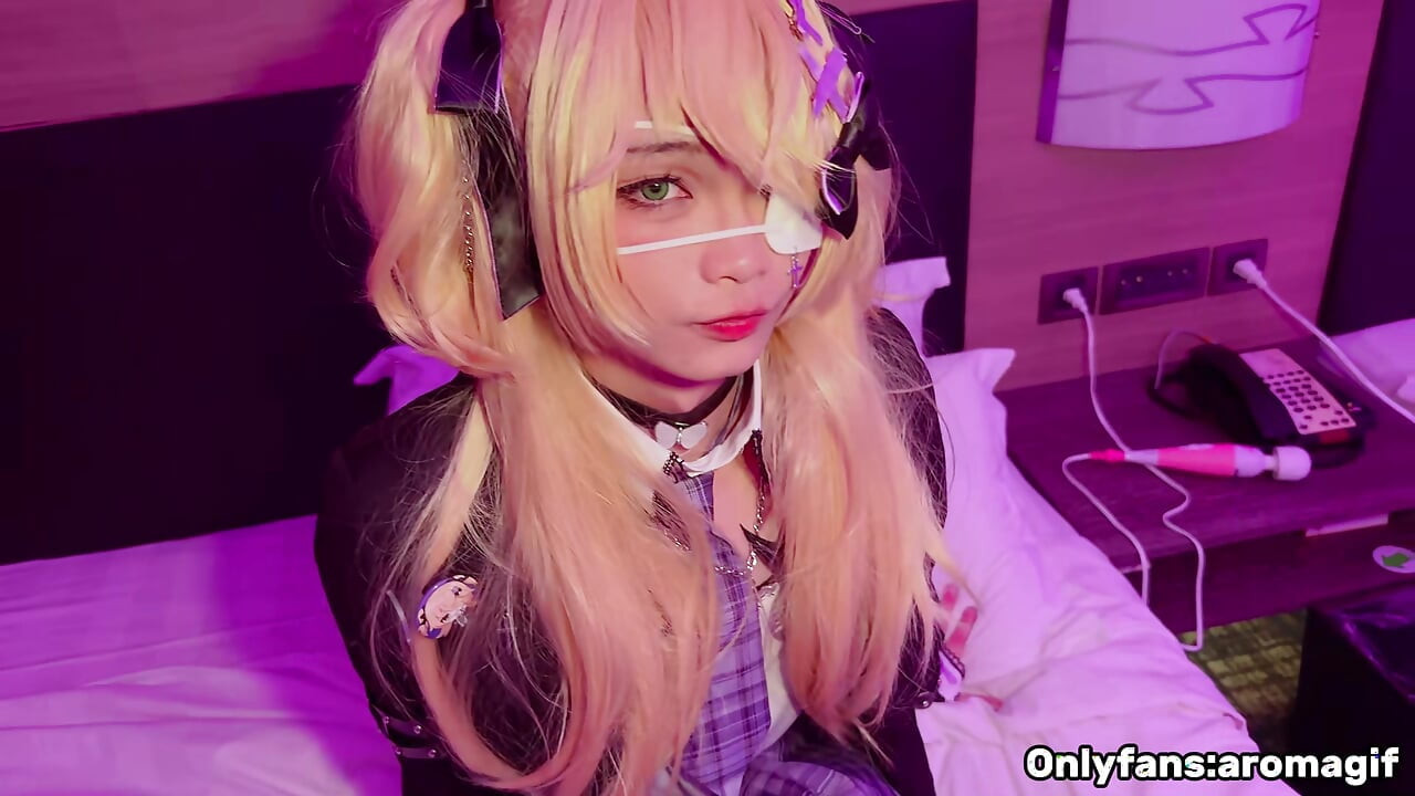 Genshin Impact - Aranyos, nagy faszú femboy cosplaying Fischlt addig basszák, amíg el nem élvez!