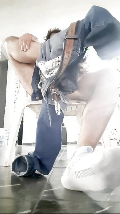 A cock pull to start the day.
