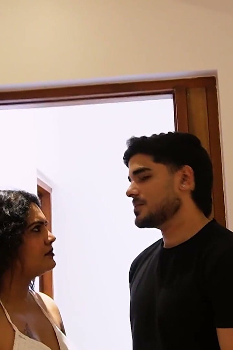India hermosa pareja folló a su hermanastro en hotel habitación