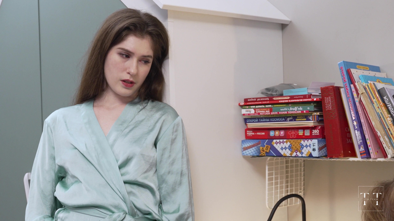 你是一个非常坏的女孩，贝拉！继父蒂姆会惩罚你