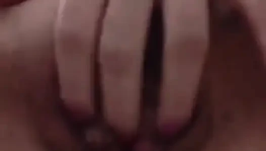 Моя жена трогает себя, чтобы возбудить меня