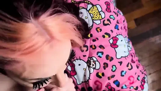 Maxxx Steele соответствует на Tinder с горячей готеской соседкой по комнате, так что трахаю ее горло и сперму на лицо шлюхи