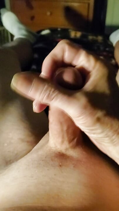 HornyDiver69 gledao video i morao svršiti