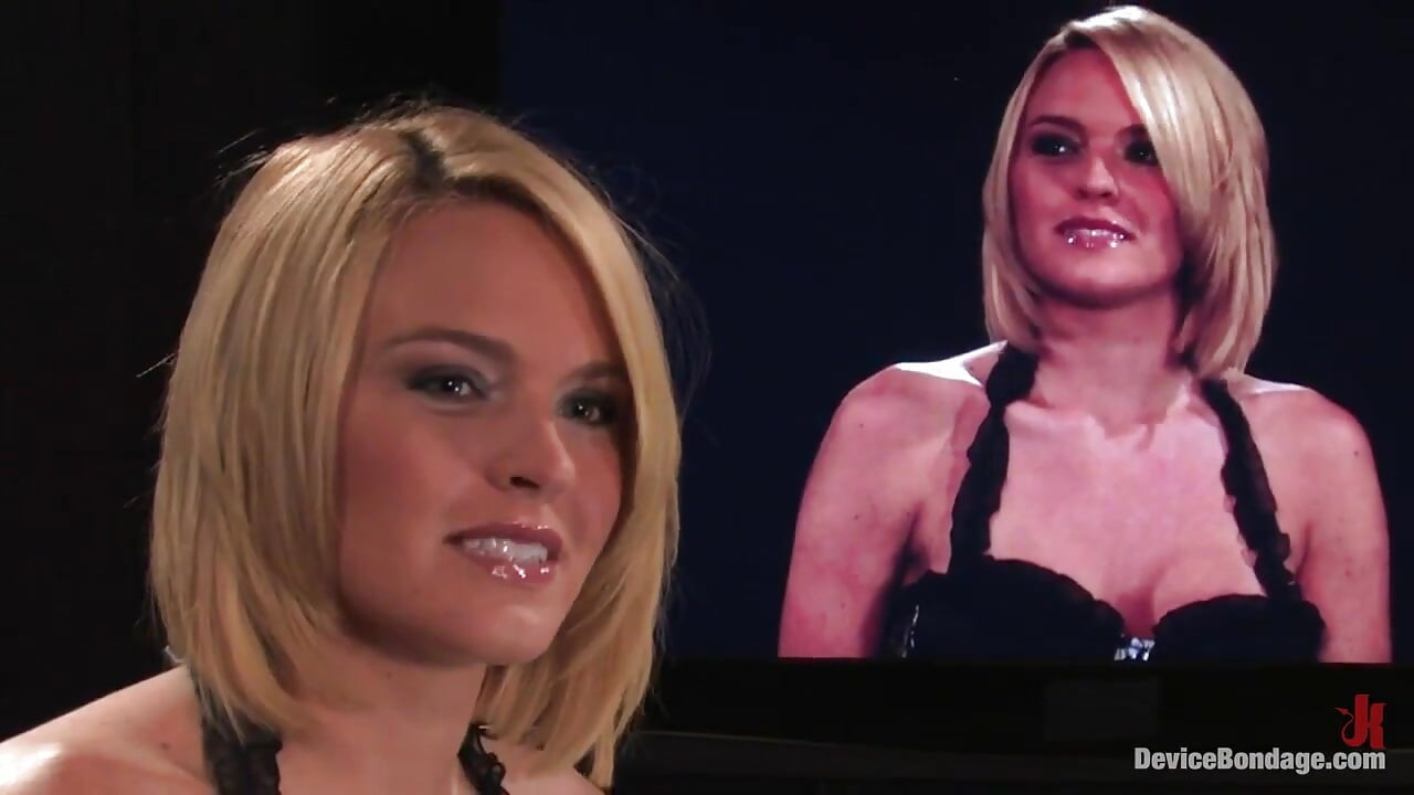 Krissy Lynn Sexy californian blond, Utrpení její první mučení nohou.