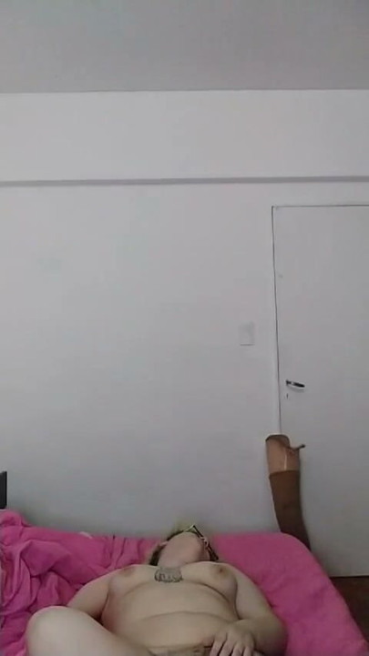 Double amputee masturbates screaming for cock! | Clip 2
