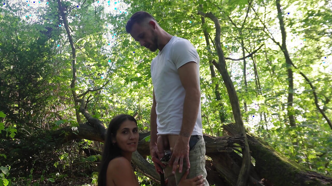 Acțiune În Aer Liber În Parc - Mina Javed & Maniac Sub Observație