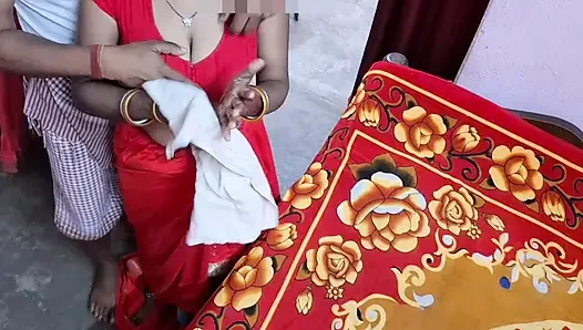 Evli kadın erkek arkadaşı tarafından sikiliyor