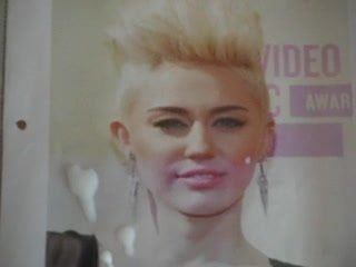 Éjaculation pour Miley Cyrus