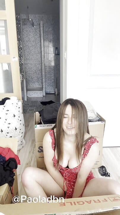이사 박스에서 혼자 즐기기