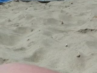 Mi mujer en playa nudista