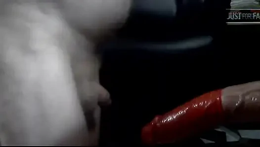 Götüme dildo sokuyor