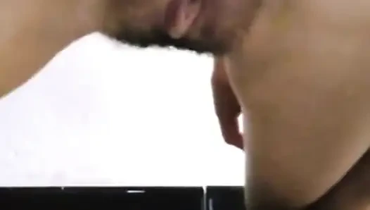 18 years old Arab Algerian of Egyptian origin playing with her pussy until she fucks profusely I want a European guy to fuck me and take pictures of me