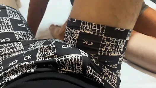 MÄDCHEN MÖCHTE AM PORNO-CASTING TEILNEHMEN
