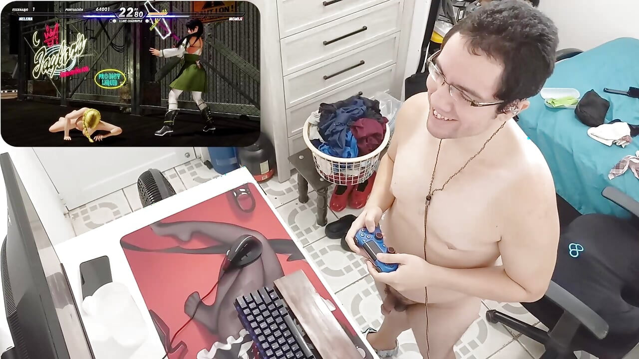 EIN NACKTER KERL MIT EINEM GROSSEN SCHWANZ SPIELT DOA6 #3