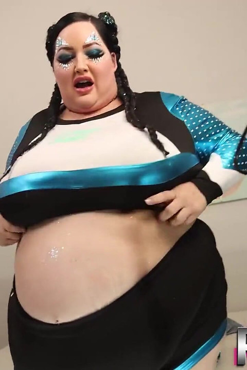 SSBBW Eliza Allure Plays with Dildo During Cam Show