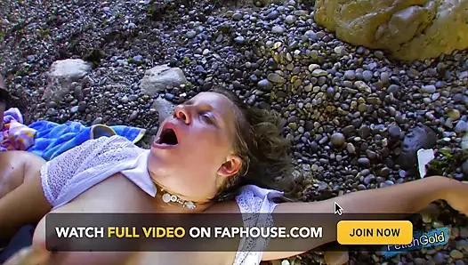 Mollige MILF squirtet bei grober muschi und analfick im freien