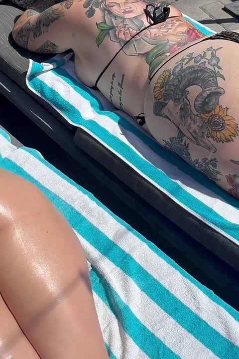 Double Hotwife Booty Worship with Oil Massage