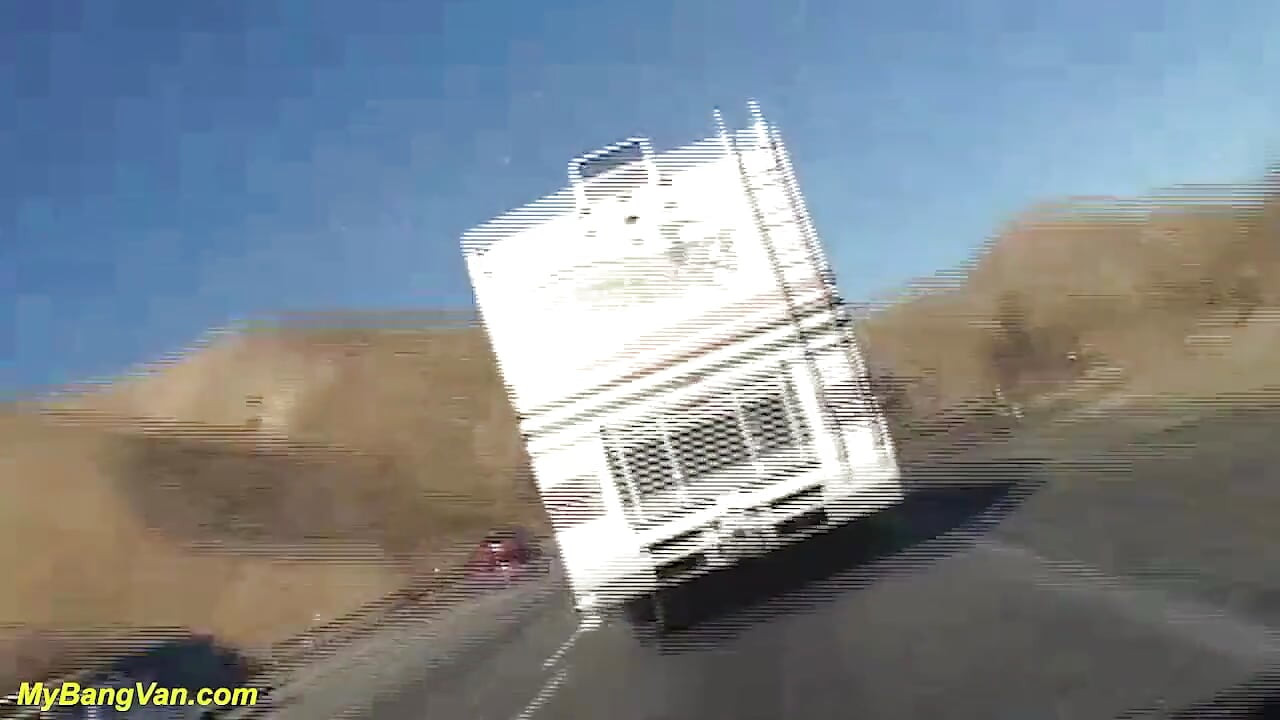 คาวเกิร์ลถูกรับตัวไปปาร์ตี้รถตู้จัดหนัก