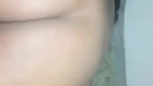 Зияющая киска отчим собирается получить поезд