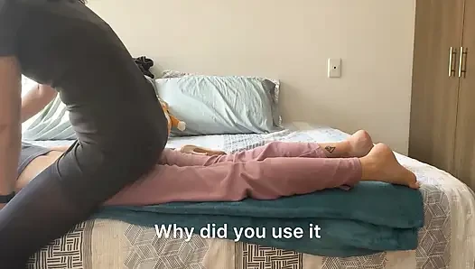My neighbor teaches me how to be a hot lesbian