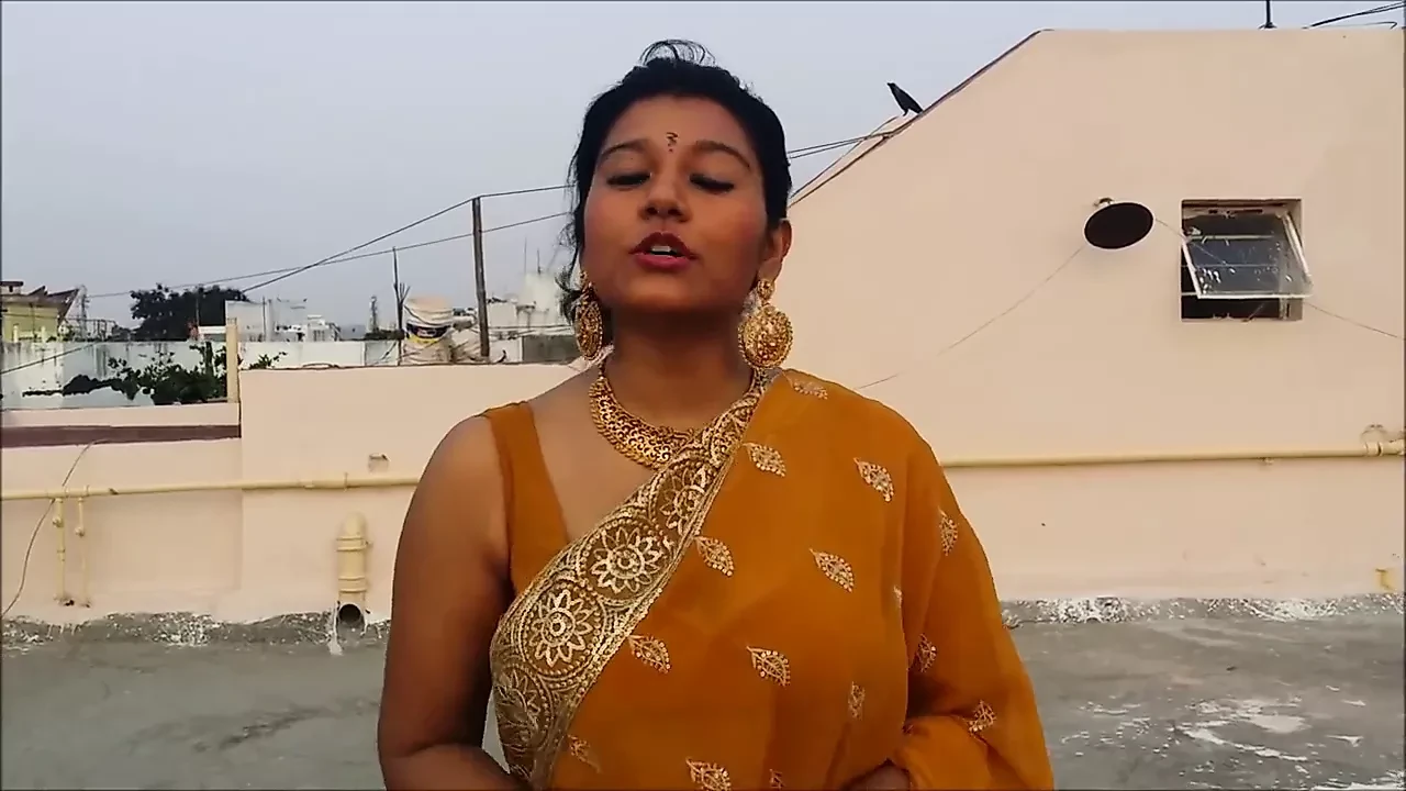 Indiana sexy vestindo sari