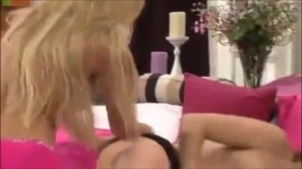 Girl on Girl 902