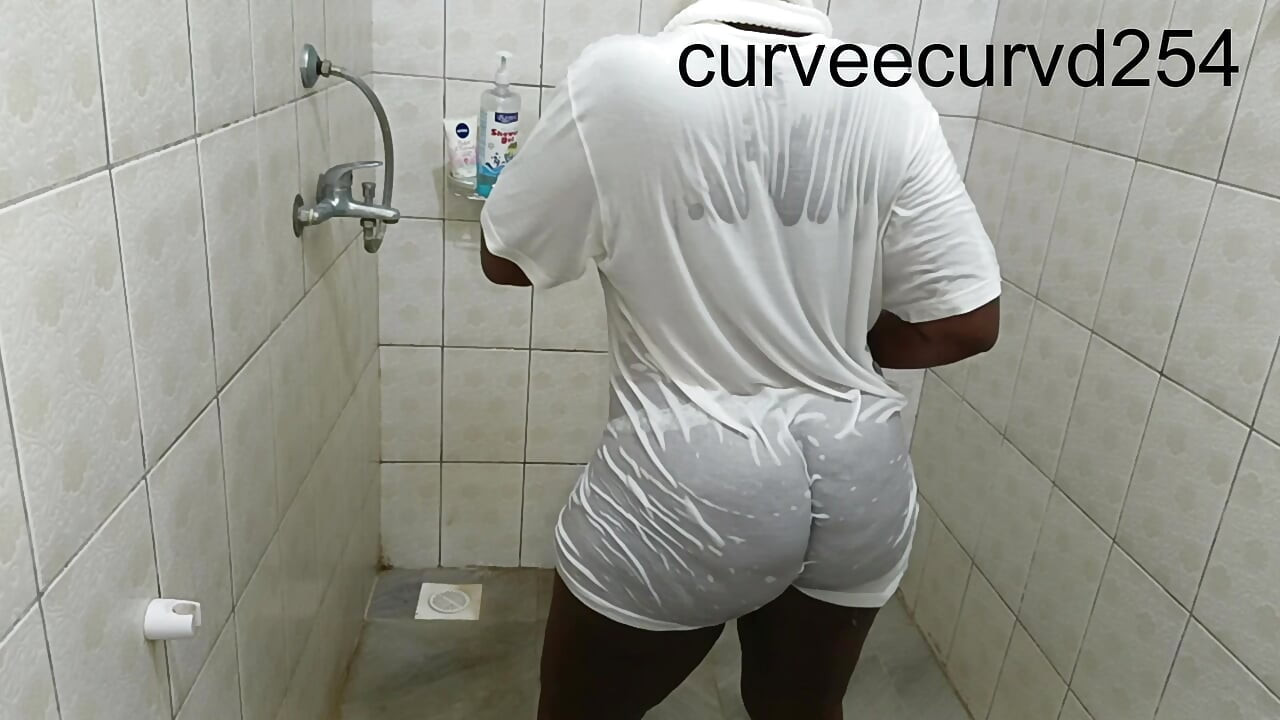 젖어 빨고 따먹히다: 욕실 로맨스
