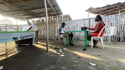 Kız arkadaşı onu çok kötü sikebilecek başka bir adam arıyor