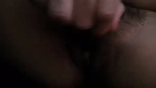 Buka baju pelan-pelan, kamu tetap di sini sampai habis?