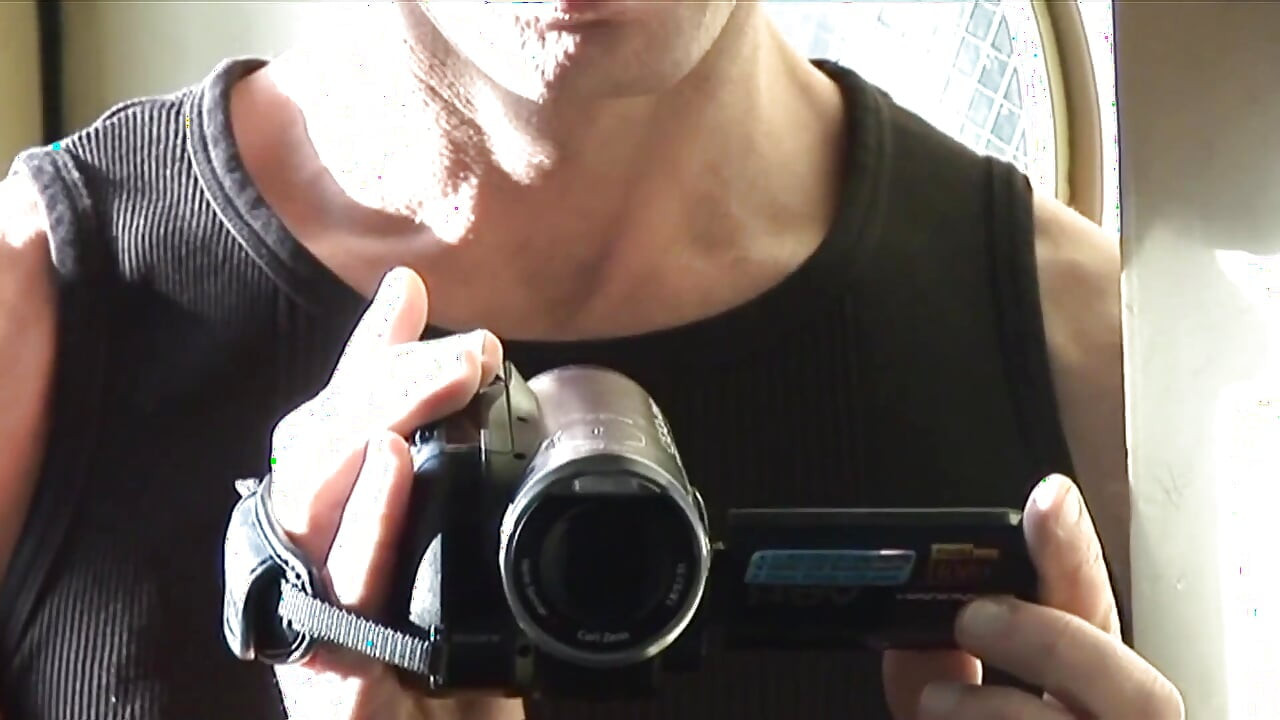 Kız için her şekilde dolduruluyor