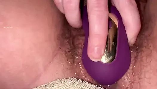 Hairy Pussy Squirting POV