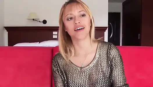Сексуальная Карла одна для меня в отеле