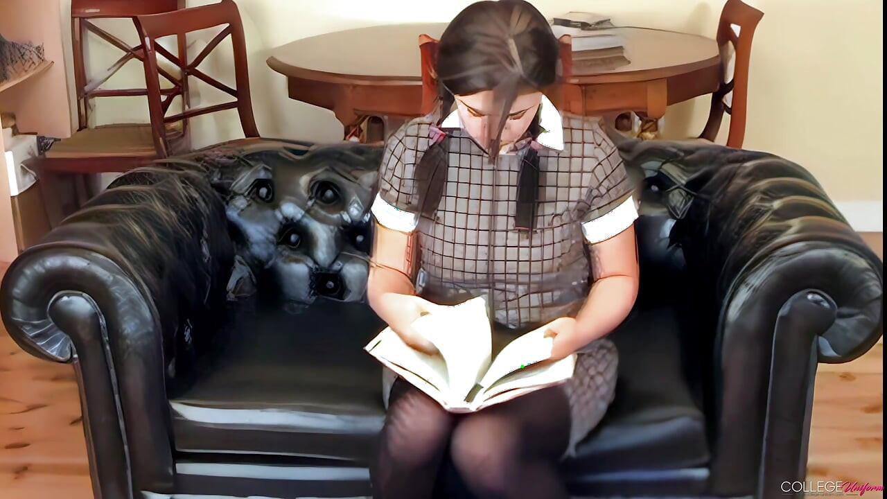 تصوير فستان صيفي يضم سامانثا بوكستون