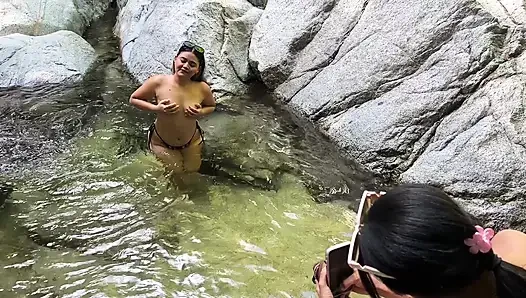 2 Latina swallow 2 cocks of strangers in the middle of the forest