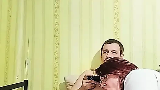 Üvey kız kardeşin meydan okuması oyunun ilk seviyesini geçti