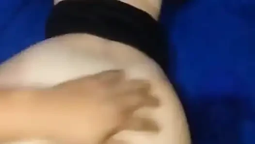 Karım evimizde komşusunun sikini sikiyor